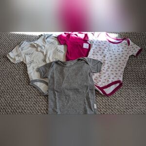 Burt's Bees Baby 12 M Onesies and a Shirt